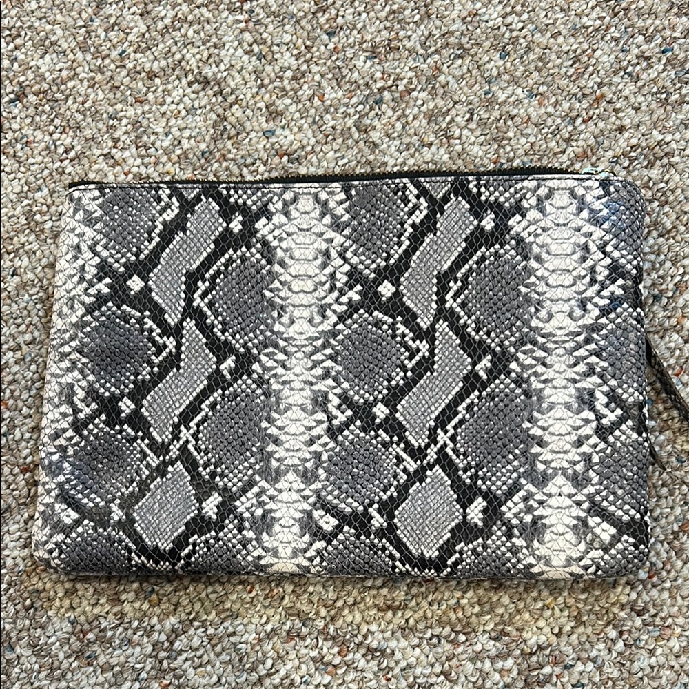 Oliveve Snake Print Zip Pouch